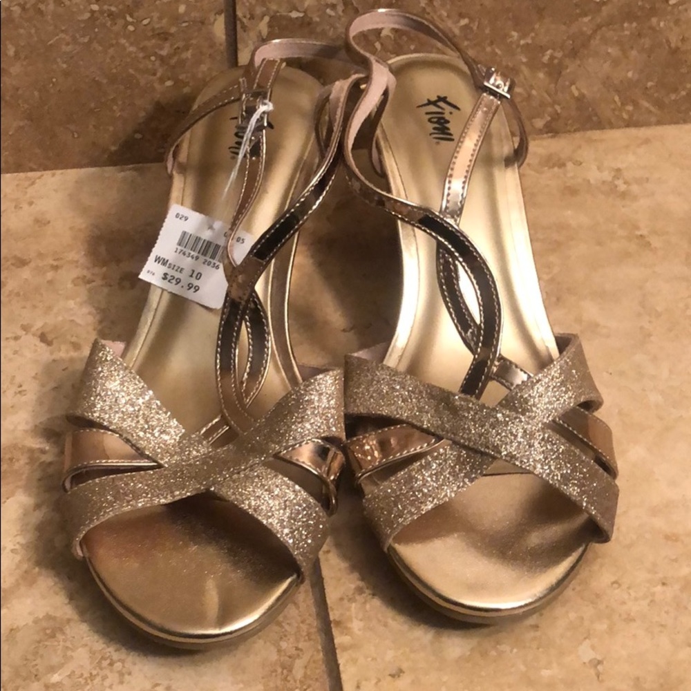 Fioni Gold Wedges
